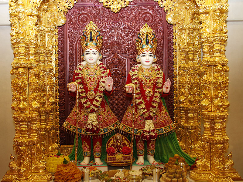Bhagwan Swaminarayan and Aksharbrahman Gunatitanand Swami, Jamnagar