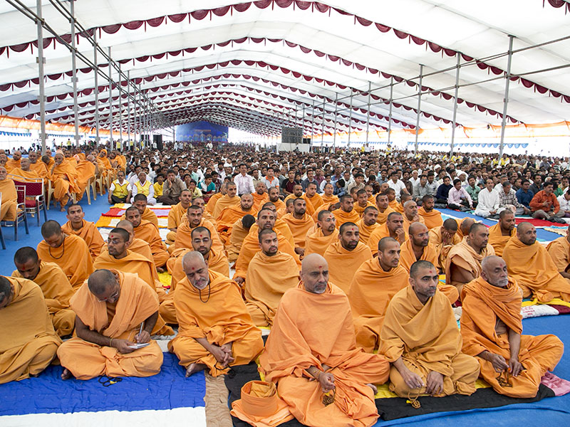 Sadhus during the murti-pratishtha assembly