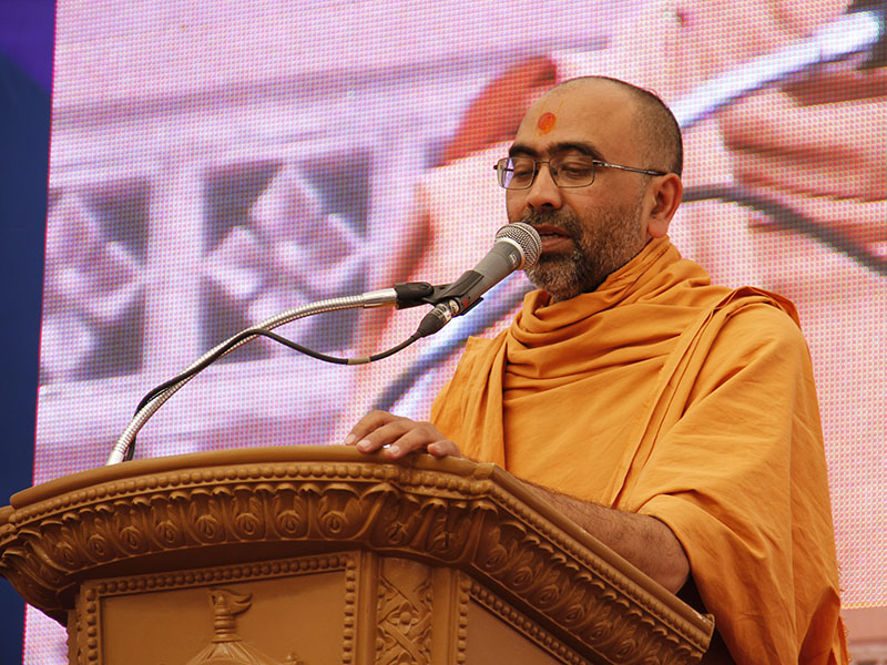 Dharmanidhi Swami delivers a vote of thanks