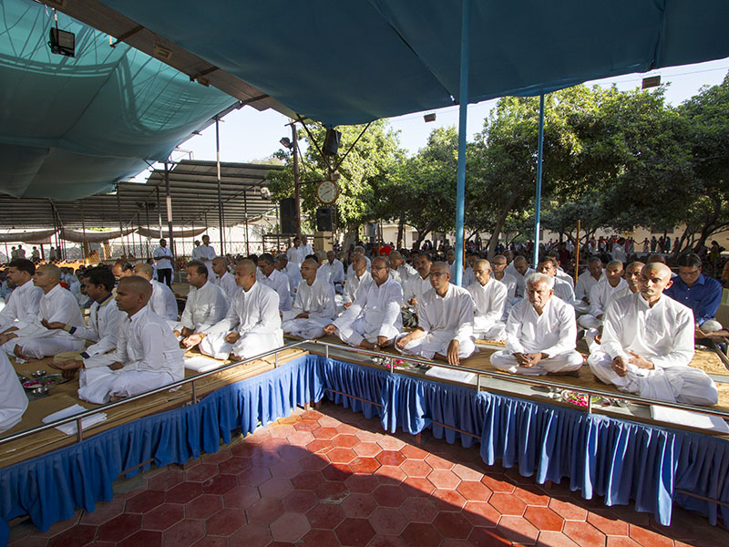 Mahapuja ceremony with sadhaks before taking diksha as parshads