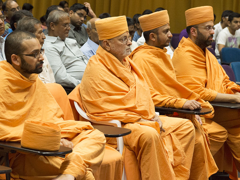 Pujya Ishwarcharan Swami and sadhus during the assembly
