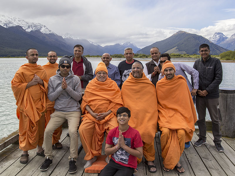 Sadhus and devotees in Queenstown