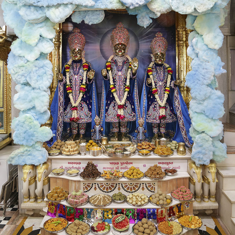 Bhagwan Swaminarayan, Aksharbrahman Gunatitanand Swami and Shri Gopalanand Swami 