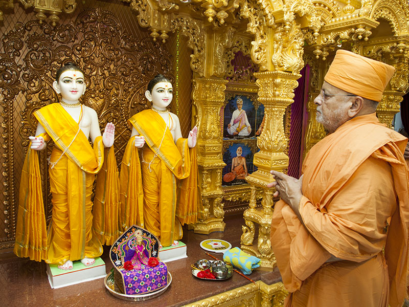 Murti-Pratishtha rituals for Shri Akshar-Purushottam Maharaj