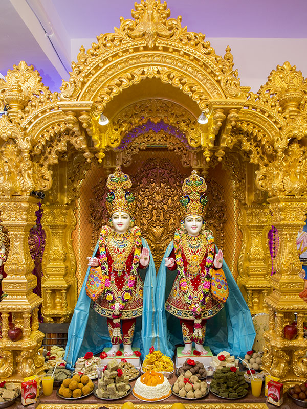 Bhagwan Swaminarayan and Aksharbrahman Gunatitanand Swami, BAPS Shri Swaminarayan Mandir, Hong Kong