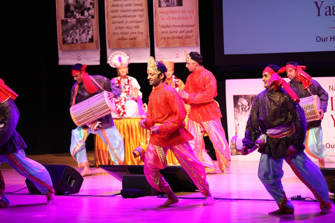 Swagat dance performed to a bhajan specially written for the shibir by Pujya Kothari Swami