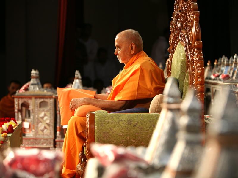  July 23, 2007, Swamishri in Toronto 