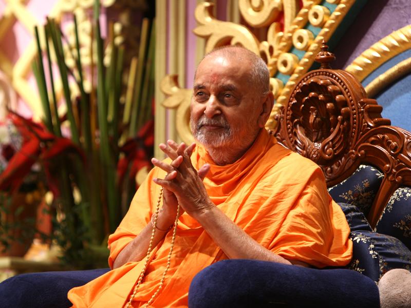  July 24-27, 2007, Swamishri in Toronto 