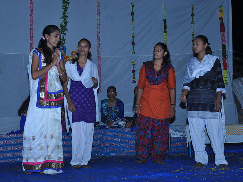 Yuvati Sanskrutik Karyakram 2014, Bhandut