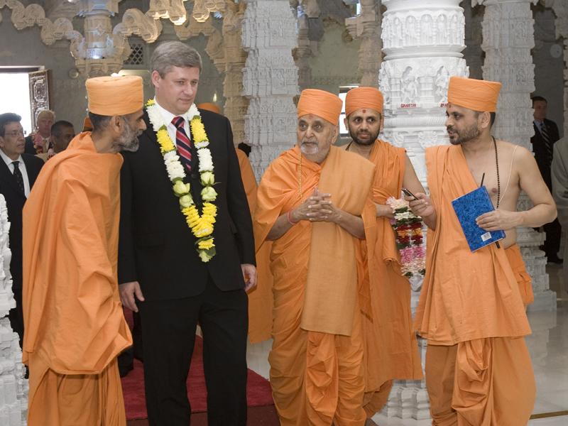  Prime Minister taking tour of the Mandir 