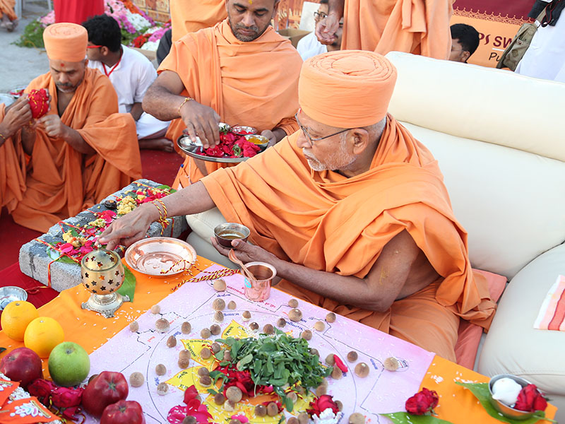 Vedic Pujan of first pillar for the BAPS Shri Swaminarayan Mandir, Pune