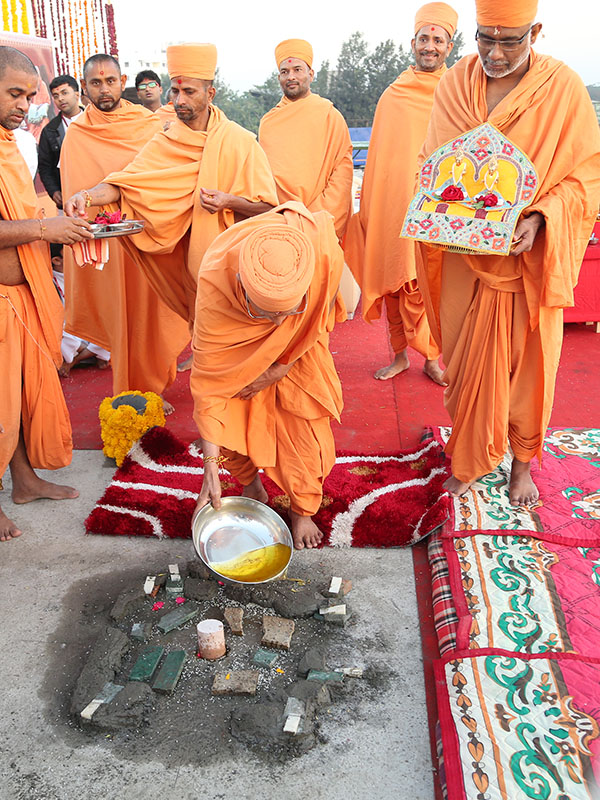 Vedic Pujan of first pillar for the BAPS Shri Swaminarayan Mandir, Pune