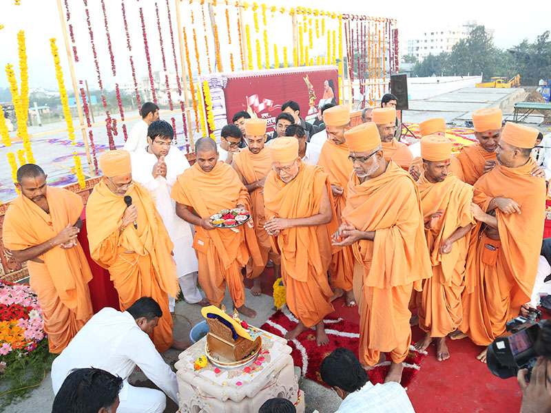 Vedic Pujan of first pillar for the BAPS Shri Swaminarayan Mandir, Pune