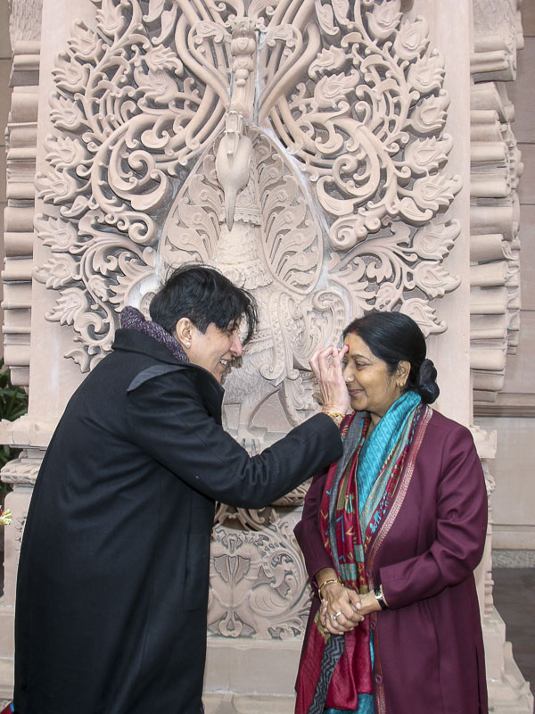 India's External Affairs Minister Smt. Sushma Swaraj visits Swaminarayan Akshardham, New Delhi