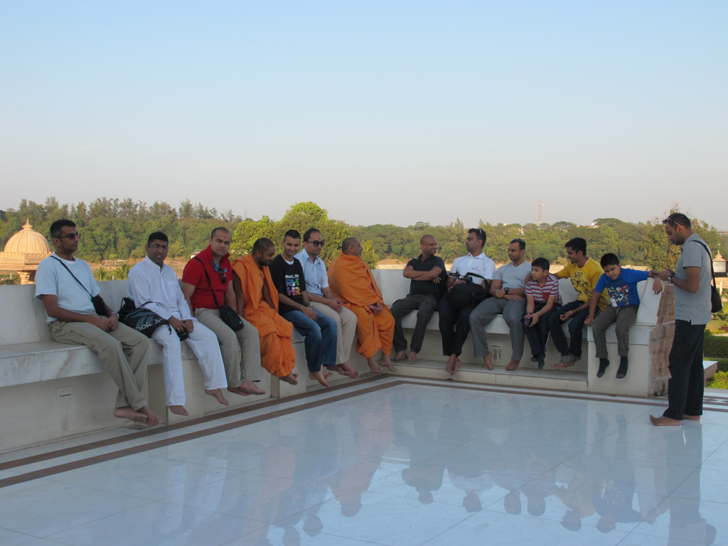 Yuvaks at BAPS Shri Swaminarayan Mandir, Silvassa, Dadra & Nagar Haveli