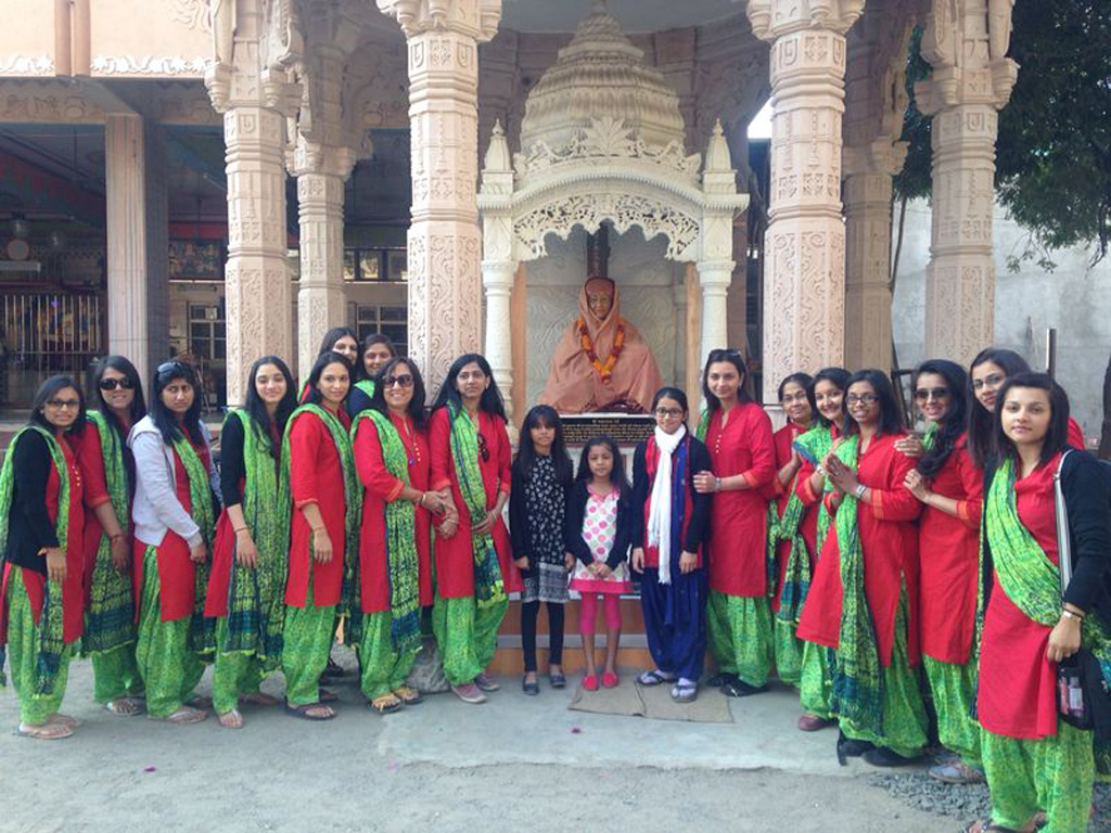 Yuvatis at the old Swaminarayan Mandir in Gondal, Gujarat