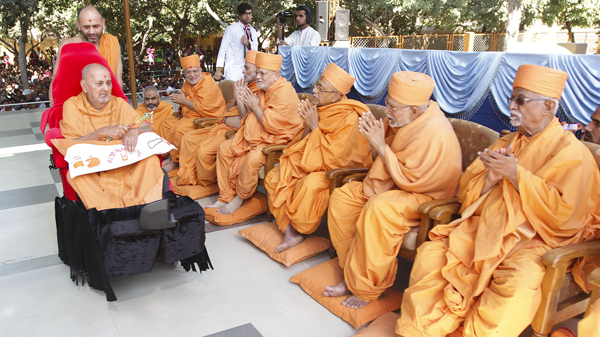 Swamishri blesses senior sadhus