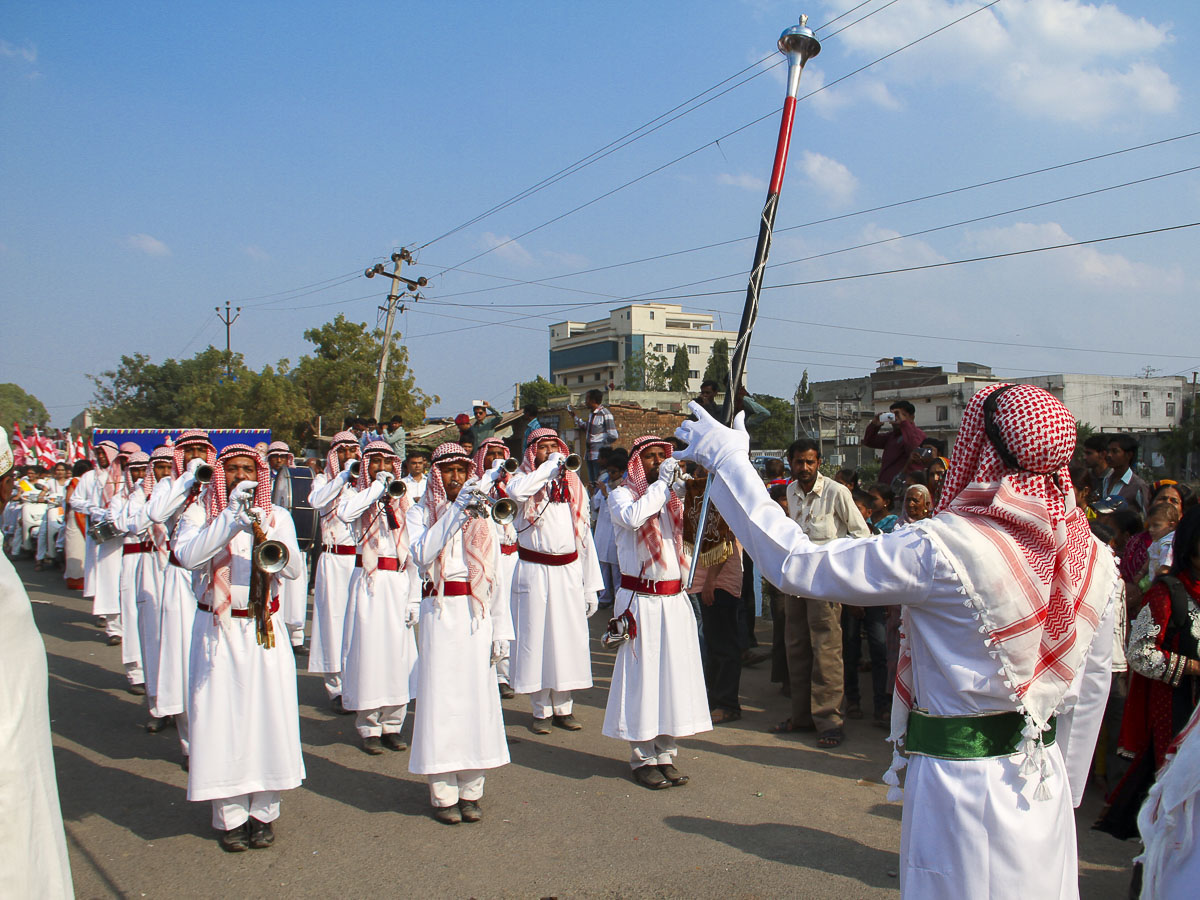 Youths from Bohra Samaj of Bhavnagar play band