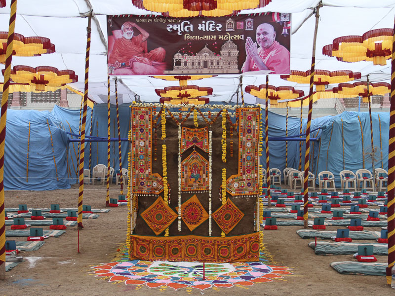 Shilanyas Ceremony for new Yogi Smruti Mandir, Gondal
