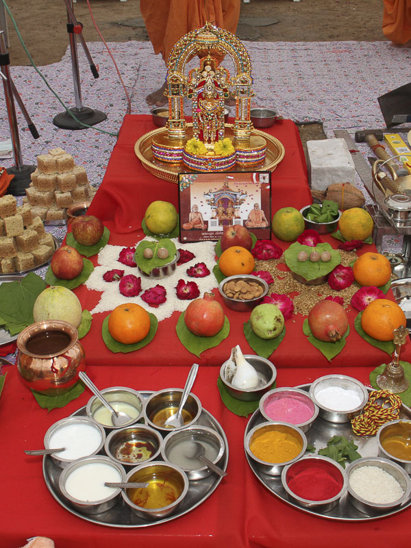 Shilanyas Ceremony for new Yogi Smruti Mandir, Gondal