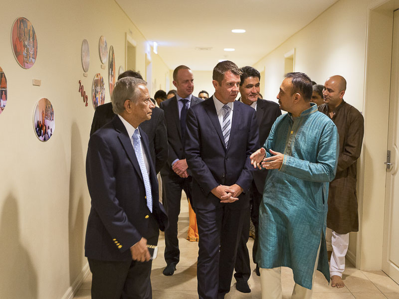 NSW Premier Hon. Mike Baird visits Sydney Mandir