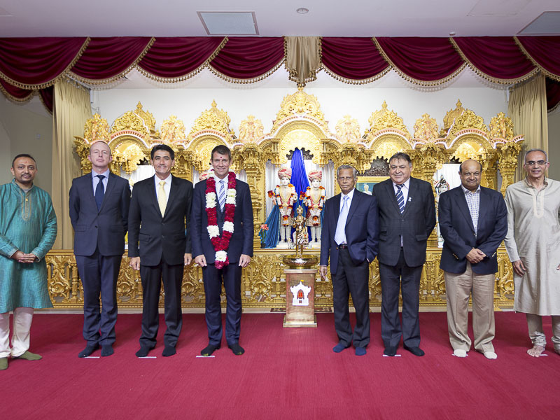 NSW Premier Hon. Mike Baird visits Sydney Mandir
