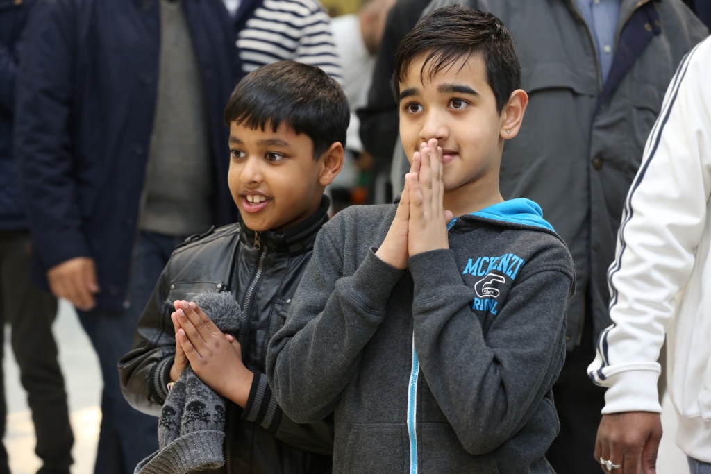 Prayers for World Peace and Harmony at BAPS Shri Swaminarayan Mandir, Wellingborough, UK