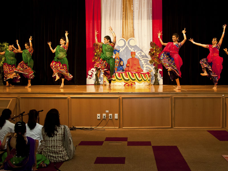 Shri Swaminarayan Jayanti Mahila Celebration 2015, Auckland