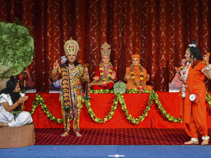 Mahila Sanskrutik Din Cultural Program - skit performance by yuvatis