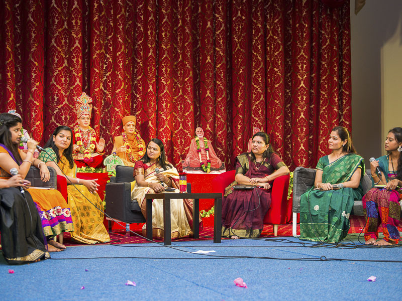 Mahila Sanskrutik Din Cultural Program - panel discussion