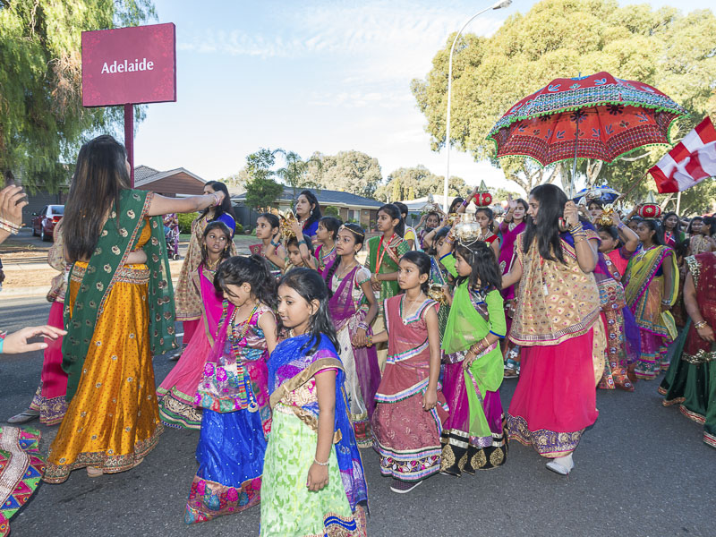 Balikas, Kishoris and Yuvatis participate in the procession