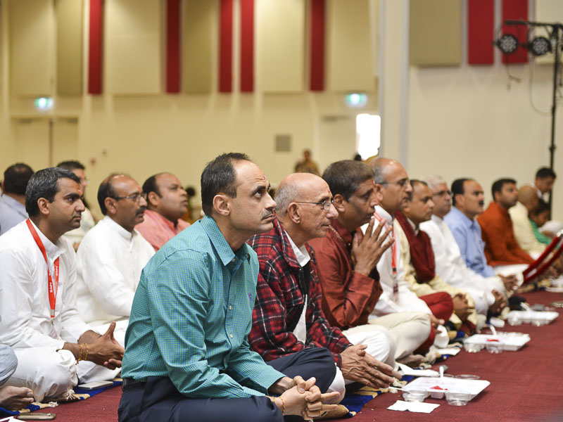 Devotees during the murti-pratishtha mahapuja