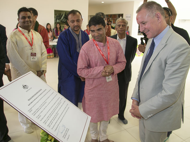 Hon. Jay Wetherill visits the mandir
