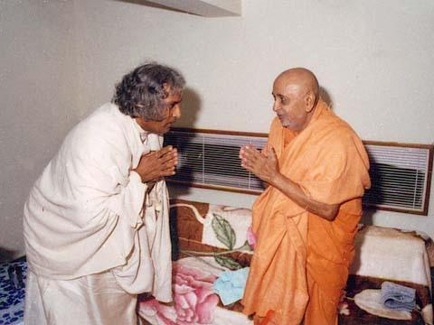 Meeting with Pujya Shri Acharya Dharmendraji Maharaj