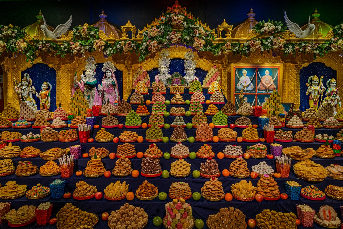 Family Annakut Darshan (New Year)