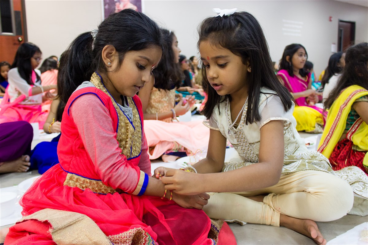Five Best Easy to Do Hairstyles for Diwali