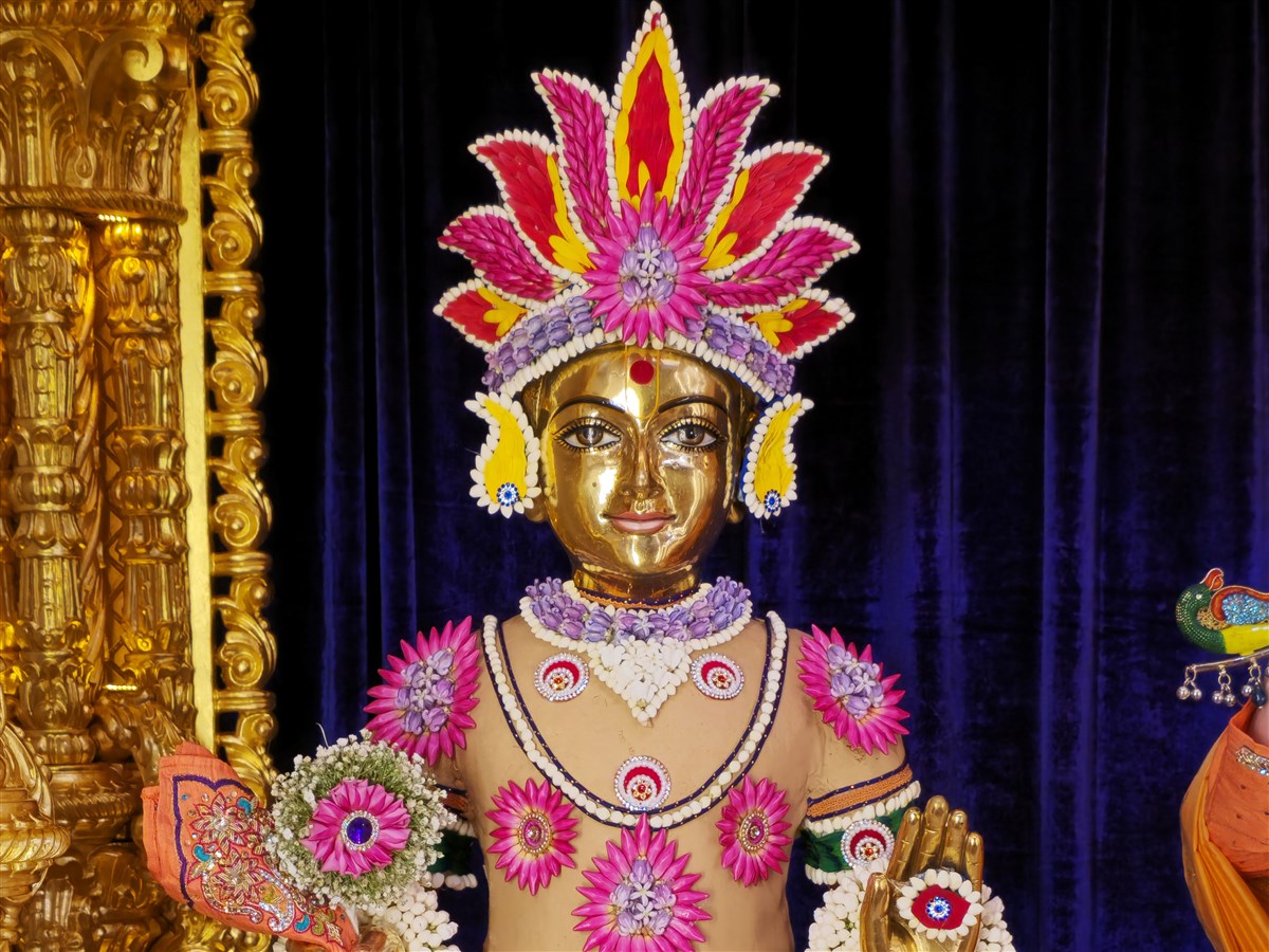 Chandan Adornments of Murtis 2026