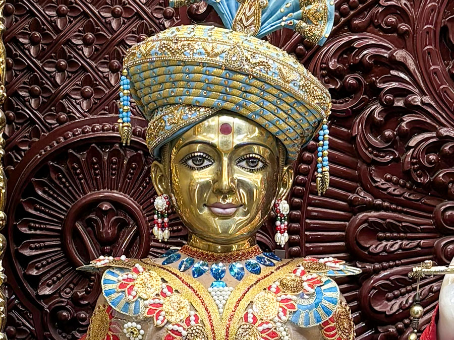 Chandan Adornments of Murtis 2026