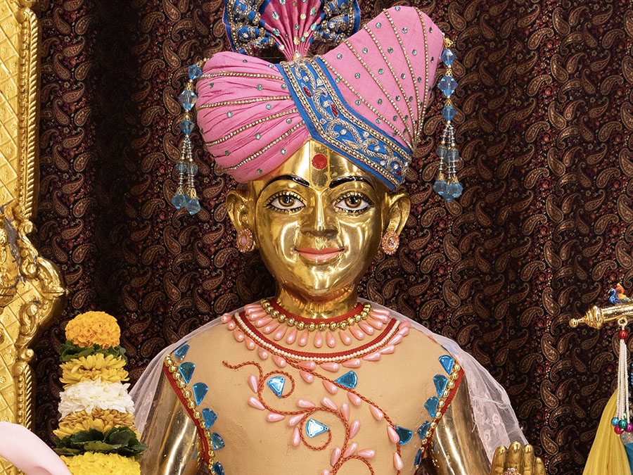 Chandan Adornments of Murtis 2026
