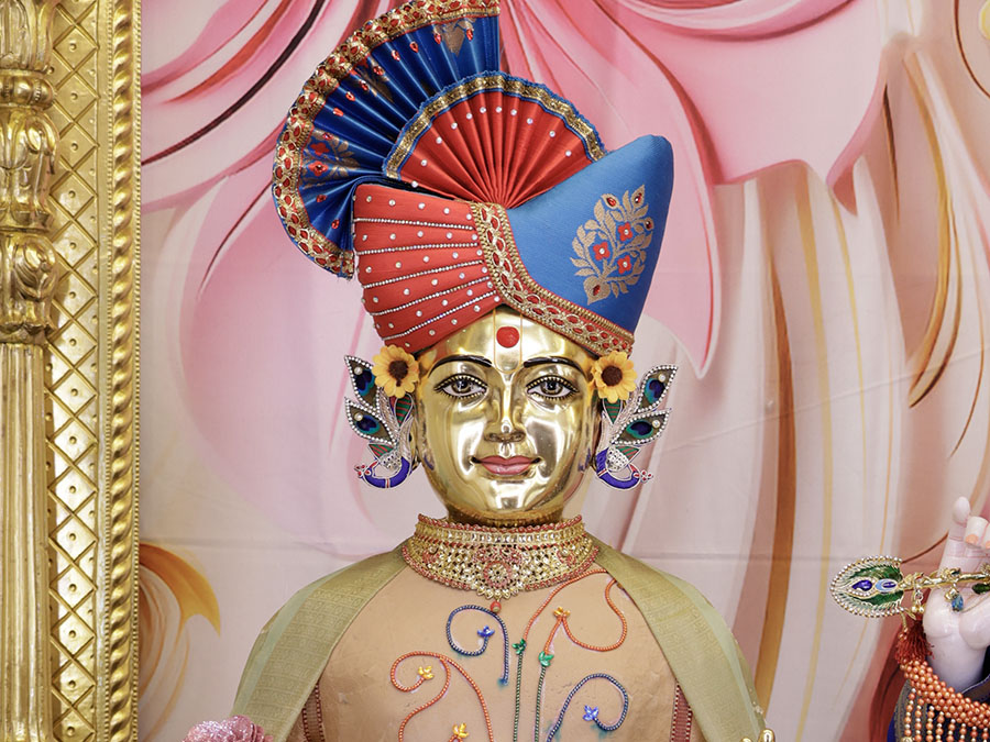 Chandan Adornments of Murtis 2026