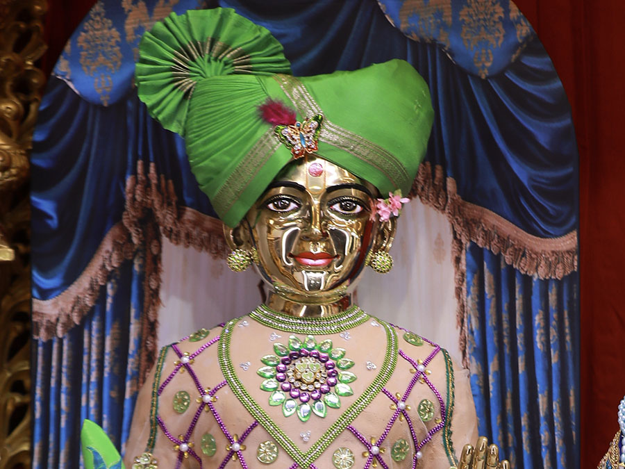 Chandan Adornments of Murtis 2026