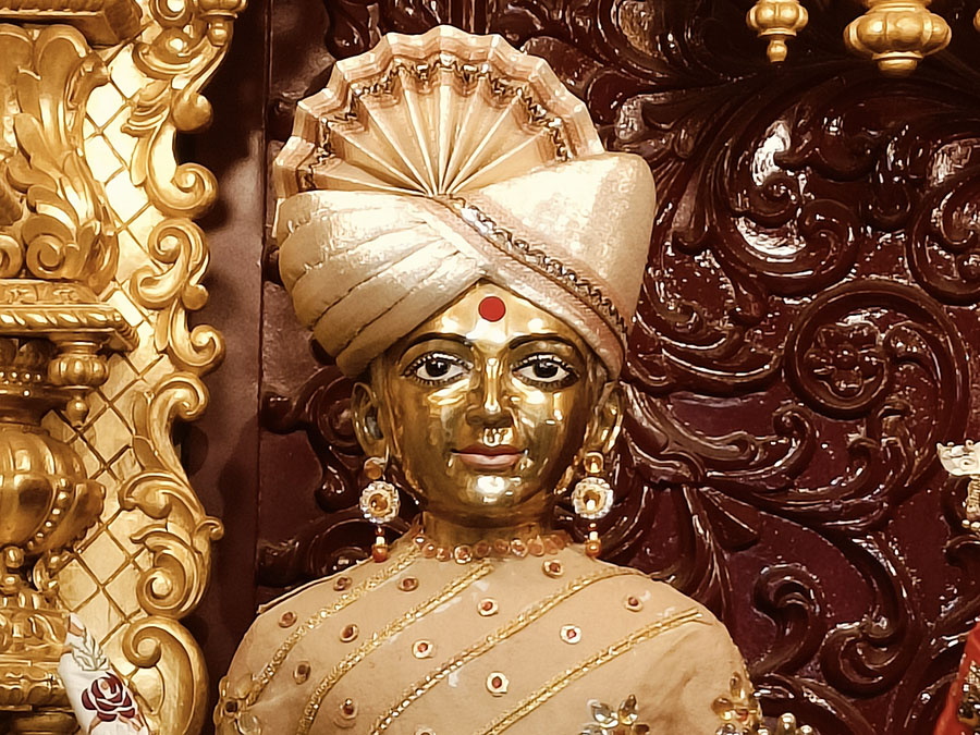 Chandan Adornments of Murtis 2026