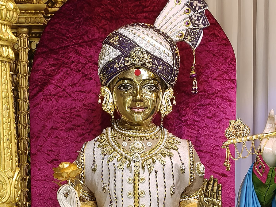 Chandan Adornments of Murtis 2026