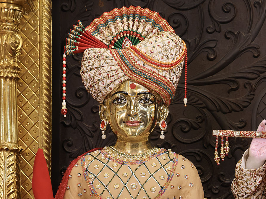 Chandan Adornments of Murtis 2026