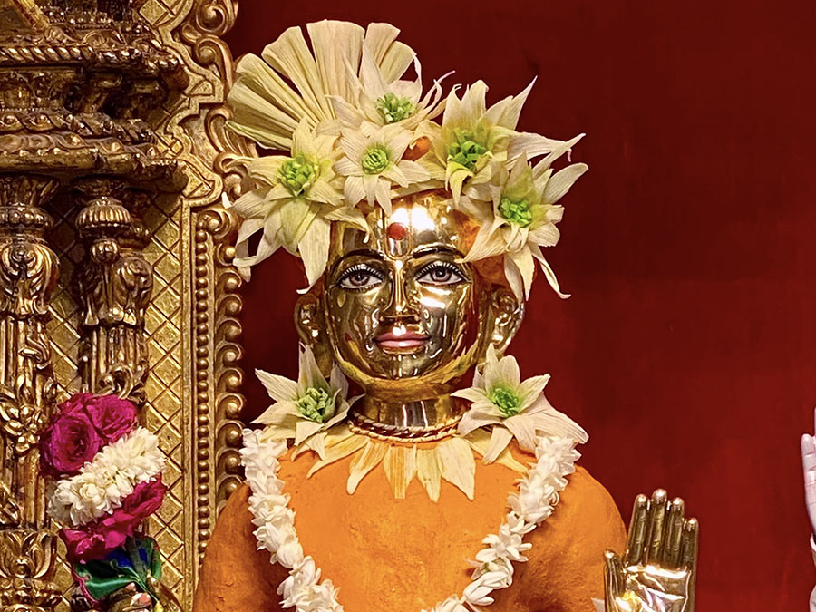 Chandan Adornments of Murtis 2026