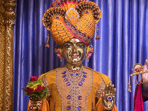 Chandan Adornments of Murtis 2026